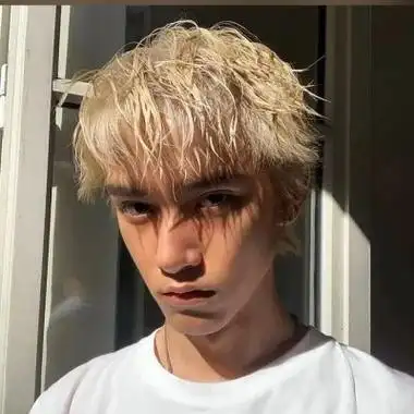 6686体育app钻石作者短发情长