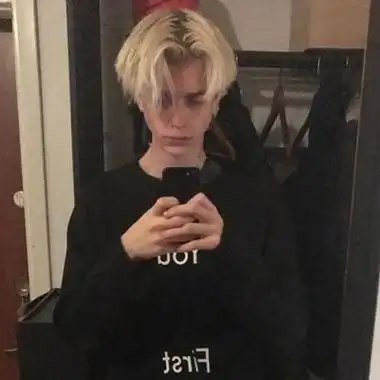 6686体育app铁牌作者Violet