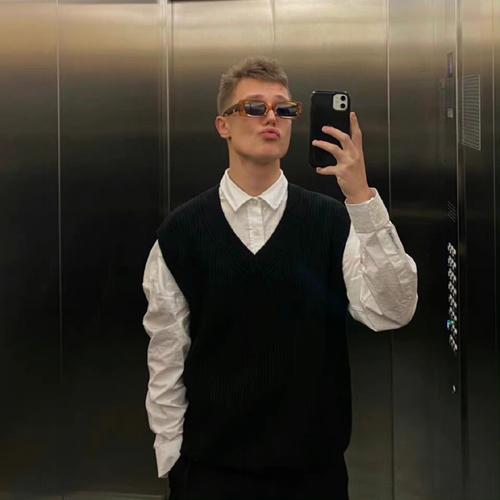 6686体育app铁牌作者Hadassah