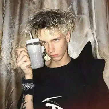 6686体育app初级作者Dominic