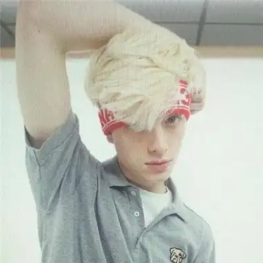 6686体育app金牌作者Lloyd