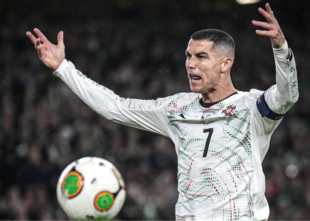 🟥C罗至今13张罚下牌分布：皇马6张最多，曼联4张